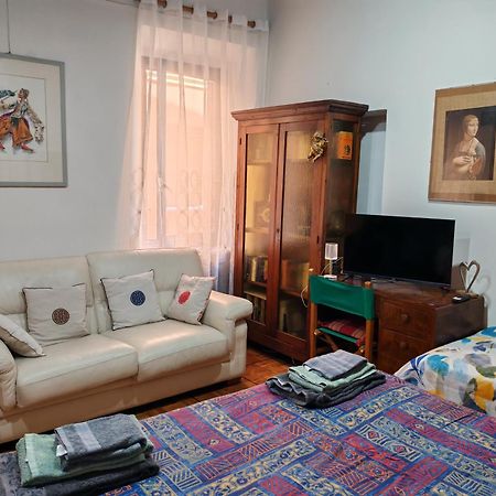 Studio Borgo Colonne Parma Exteriör bild
